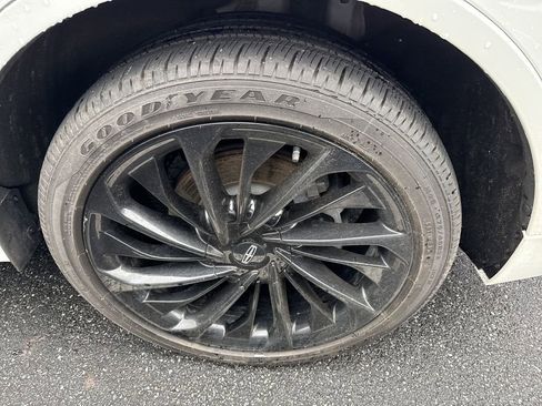 Used 2025 Lincoln Aviator Reserve w/ Equipment Group 201A image 18