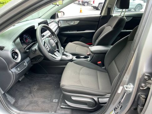 Used 2023 Kia Forte LXS FWD image 9