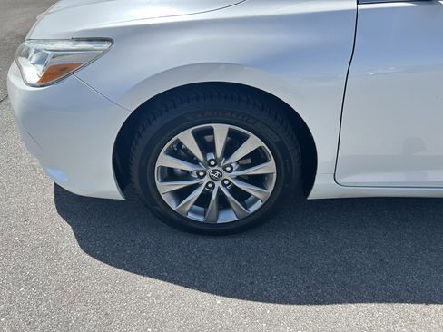 Used 2015 Toyota Camry XLE FWD image 11