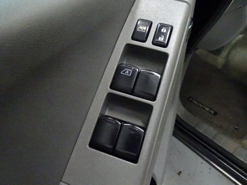 Used 2016 Nissan Frontier SV w/ SV Value Truck Package image 9