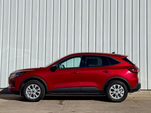 Certified 2025 Ford Escape Active w/ Cold Weather Package image 2