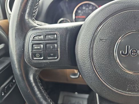 Used 2016 Jeep Wrangler Unlimited Rubicon w/ Connectivity Group image 20