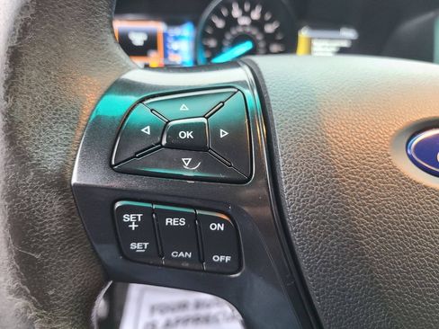 Used 2016 Ford Explorer XLT AWD/4WD image 9