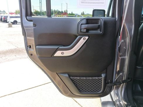 Used 2016 Jeep Wrangler Unlimited Sahara w/ Max Tow Package AWD/4WD image 19