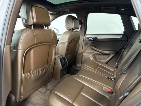 Certified 2018 Porsche Macan S AWD/4WD image 26