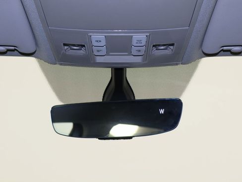 Used 2021 Volkswagen Atlas SE image 23