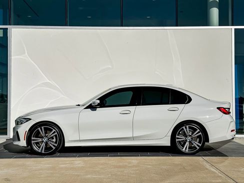 Certified 2023 BMW 330i Sedan w/ Premium Package image 8