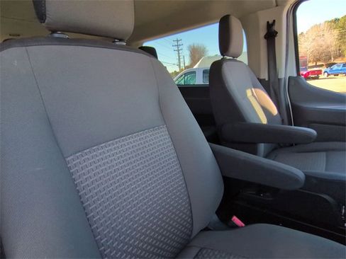 Used 2024 Ford Transit 350 XLT image 32