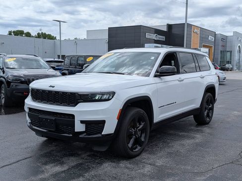 Used 2023 Jeep Grand Cherokee L Laredo AWD/4WD image 4