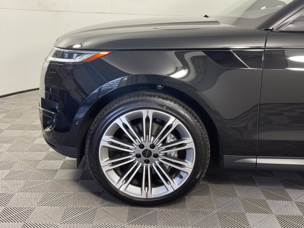 New 2027 Land Rover Range Rover Sport SE AWD/4WD image 13