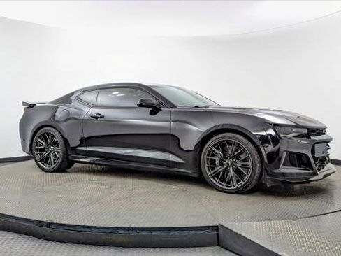 Used 2017 Chevrolet Camaro ZL1 image 11