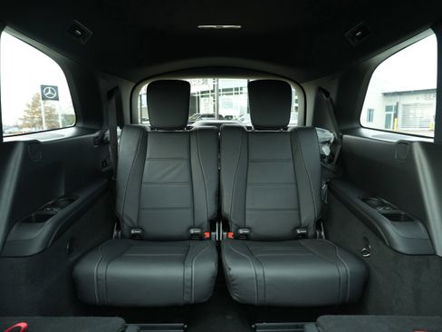 New 2026 Mercedes-Benz GLS 450 4MATIC image 38