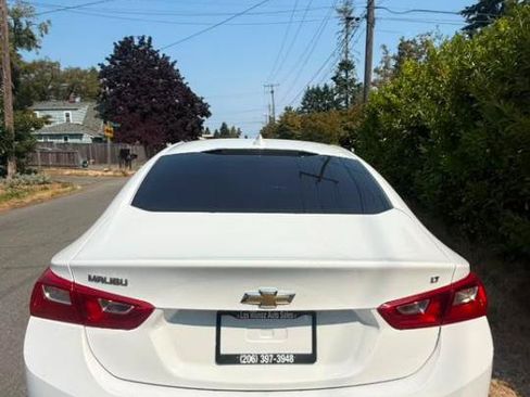 Used 2018 Chevrolet Malibu LT FWD image 11