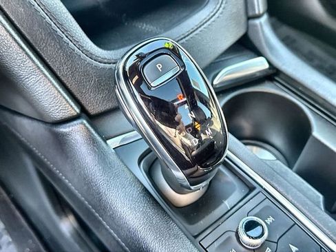 Used 2024 Cadillac XT5 Premium Luxury w/ Technology Package image 16