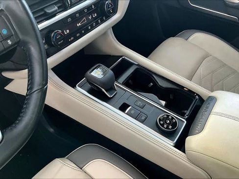 Certified 2022 Nissan Pathfinder Platinum w/ Lighting Package (N93) image 15