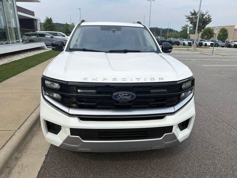 Used 2025 Ford Expedition Platinum w/ Platinum Ultimate Package AWD/4WD image 31