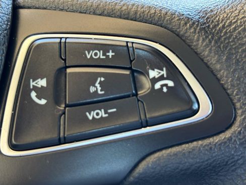 Used 2016 Ford Focus SE FWD image 14