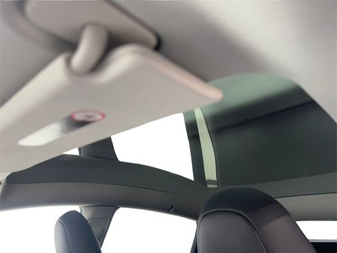 Used 2024 Tesla Model Y Long Range image 66