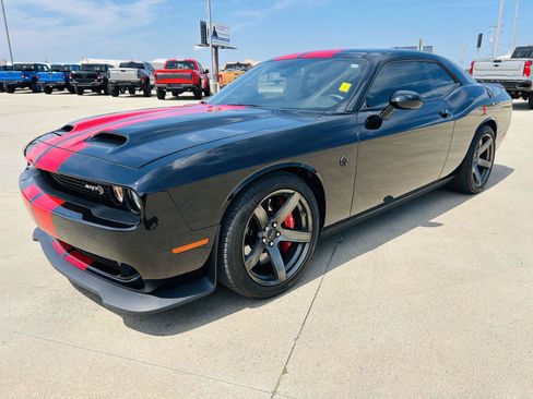 Used 2019 Dodge Challenger SRT Hellcat Redeye RWD image 31