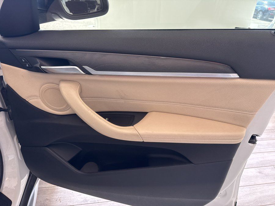 Used 2017 BMW X1 xDrive28i AWD/4WD image 21