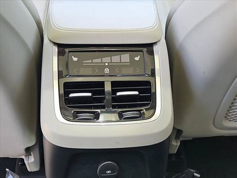 Used 2024 Volvo XC90 T8 Ultimate w/ Lounge Package AWD/4WD image 26