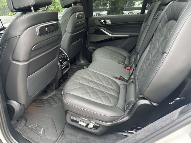 Used 2026 BMW X7 xDrive40i AWD/4WD image 18
