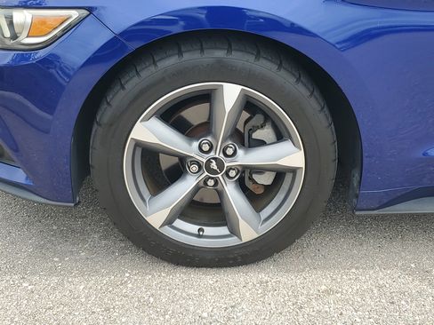 Used 2016 Ford Mustang Premium image 11