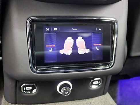 Used 2021 Bentley Bentayga AWD/4WD image 34