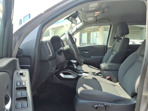 Used 2022 Nissan Frontier SV AWD/4WD image 17