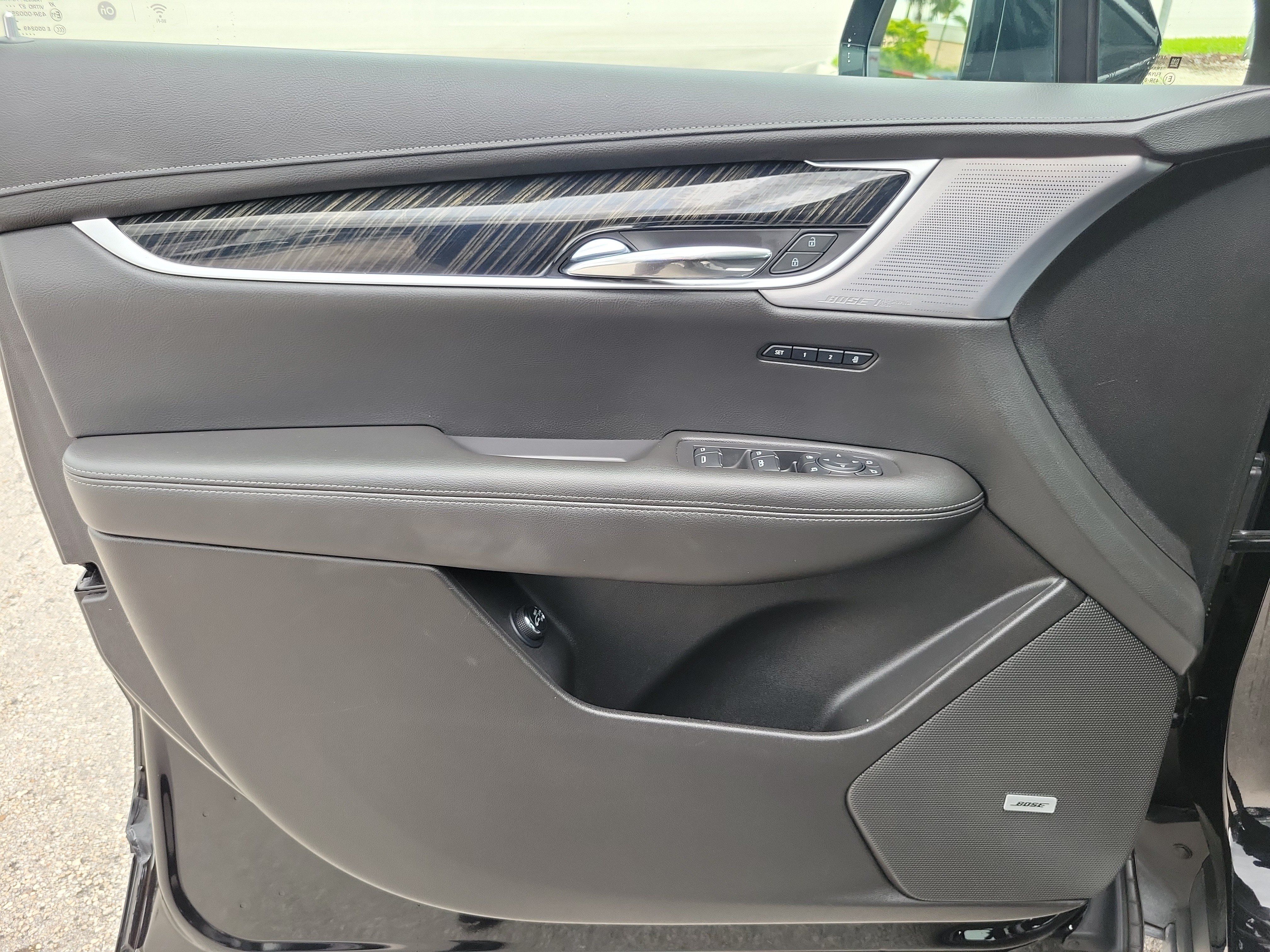 Used 2023 Cadillac XT6 Premium Luxury FWD image 25