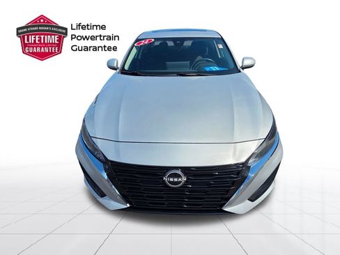 Used 2024 Nissan Altima 2.5 SV w/ SV Premium Package FWD image 4