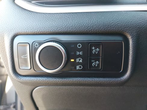 Used 2023 Ford Explorer XLT image 28