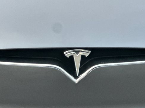 Used 2020 Tesla Model X Long Range image 12