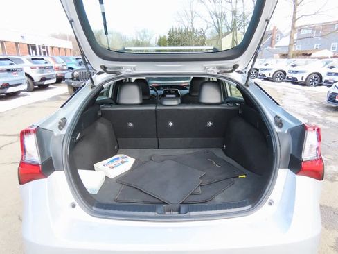 Used 2021 Toyota Prius XLE image 11