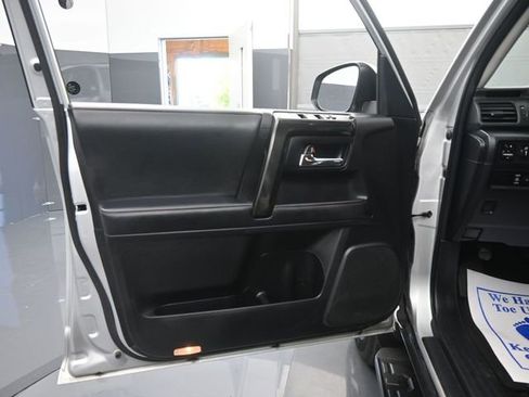 Used 2024 Toyota 4Runner TRD Off-Road image 10