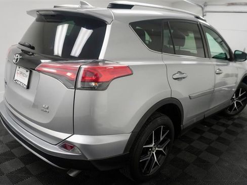 Used 2017 Toyota RAV4 SE image 7