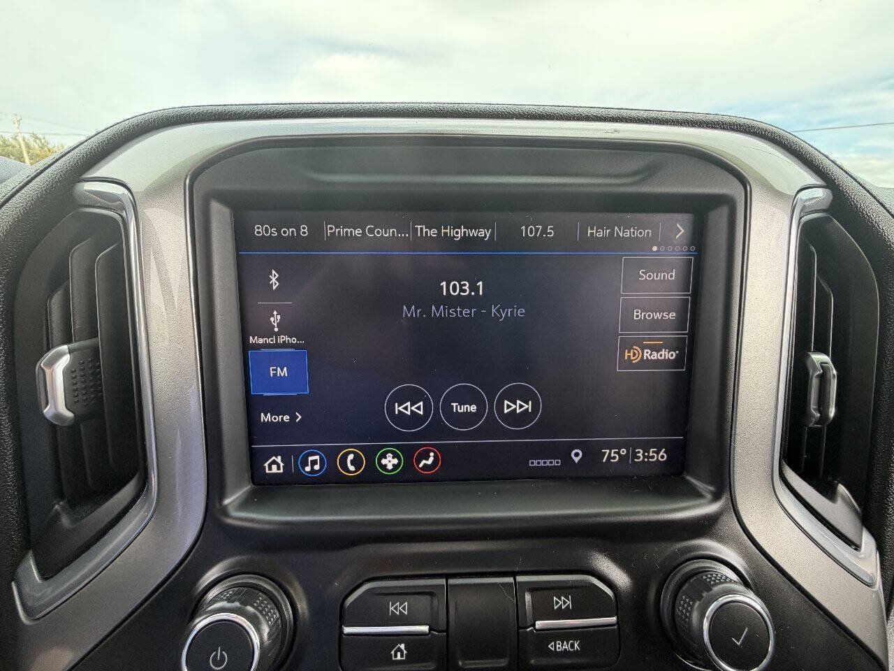 Used 2019 Chevrolet Silverado 1500 LT w/ True North Edition AWD/4WD image 22