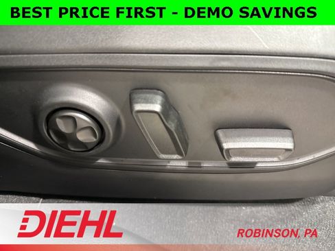 New 2025 Jeep Grand Cherokee Limited w/ Black Appearance Package image 15