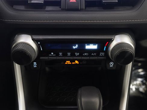 Used 2023 Toyota RAV4 LE image 18