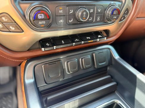 Used 2017 Chevrolet Silverado 1500 High Country AWD/4WD image 38