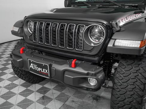 Used 2024 Jeep Wrangler Unlimited Rubicon w/ Technology Group image 27