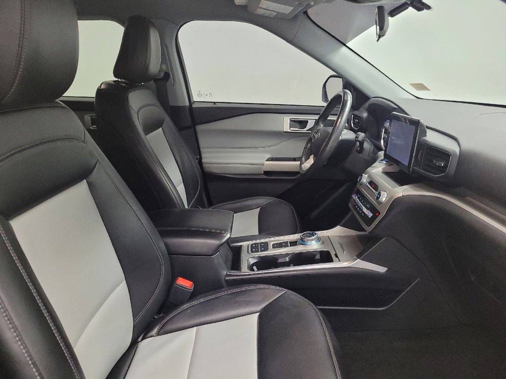 Used 2022 Ford Explorer XLT w/ Equipment Group 202A RWD image 21