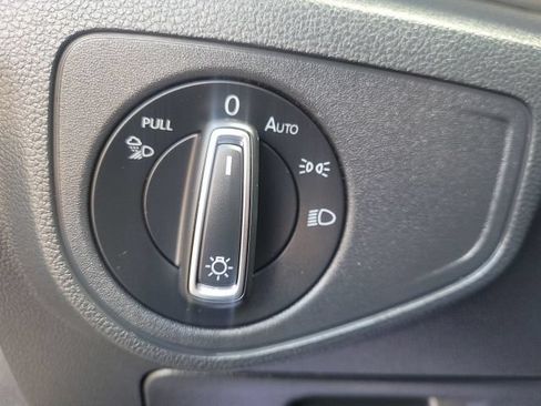 Used 2023 Volkswagen Atlas SEL R-Line AWD/4WD image 12