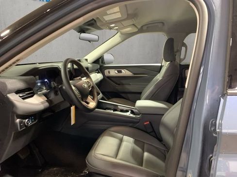 New 2026 Ford Explorer Active w/ Active Comfort Package AWD/4WD image 9
