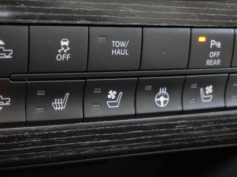 Used 2018 RAM 1500 Limited AWD/4WD image 31
