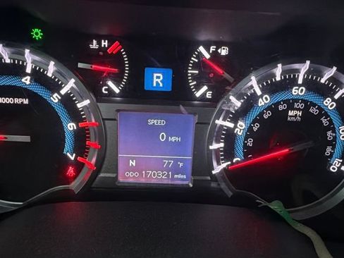 Used 2015 Toyota 4Runner Limited AWD/4WD image 18