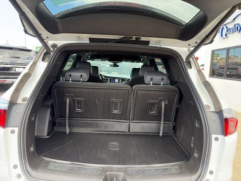 Used 2022 Buick Enclave Premium AWD/4WD image 6