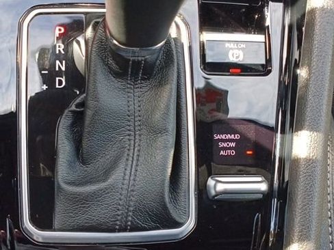 Used 2025 Jeep Compass Limited image 42