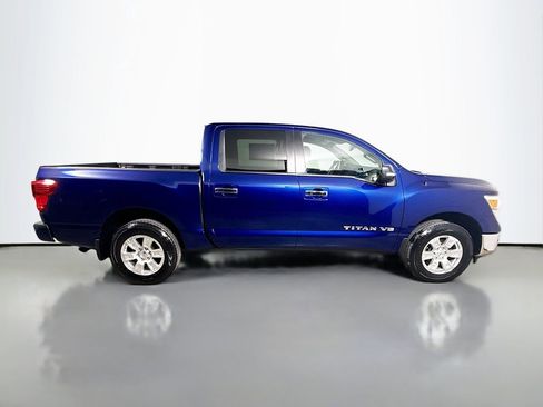 Used 2018 Nissan Titan SV w/ SV Convenience Package image 8