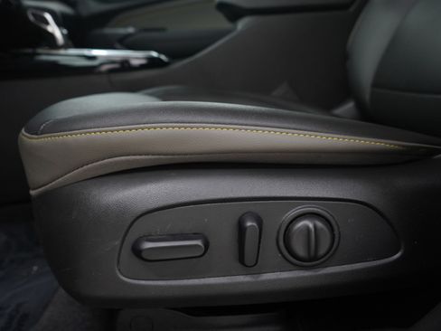 Used 2024 Chevrolet Trax ACTIV w/ Driver Confidence Package image 22